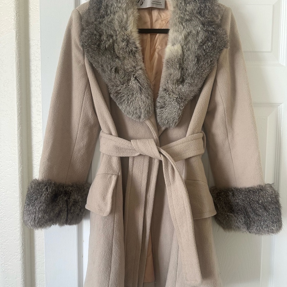 Vintage Women's Beige Pea Coat with Rabbit Fur Trim